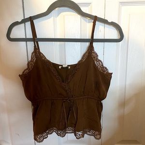 Small brown top, never worn and still has tag!